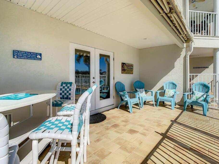 Clearwater Penthouse 5 Min Walk Heated Pool * Clearwater Beach