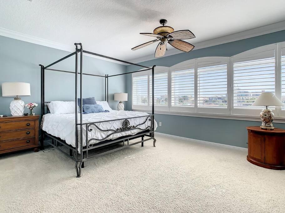 Clearwater Penthouse 5 Min Walk Heated Pool Casa de Férias Clearwater Beach