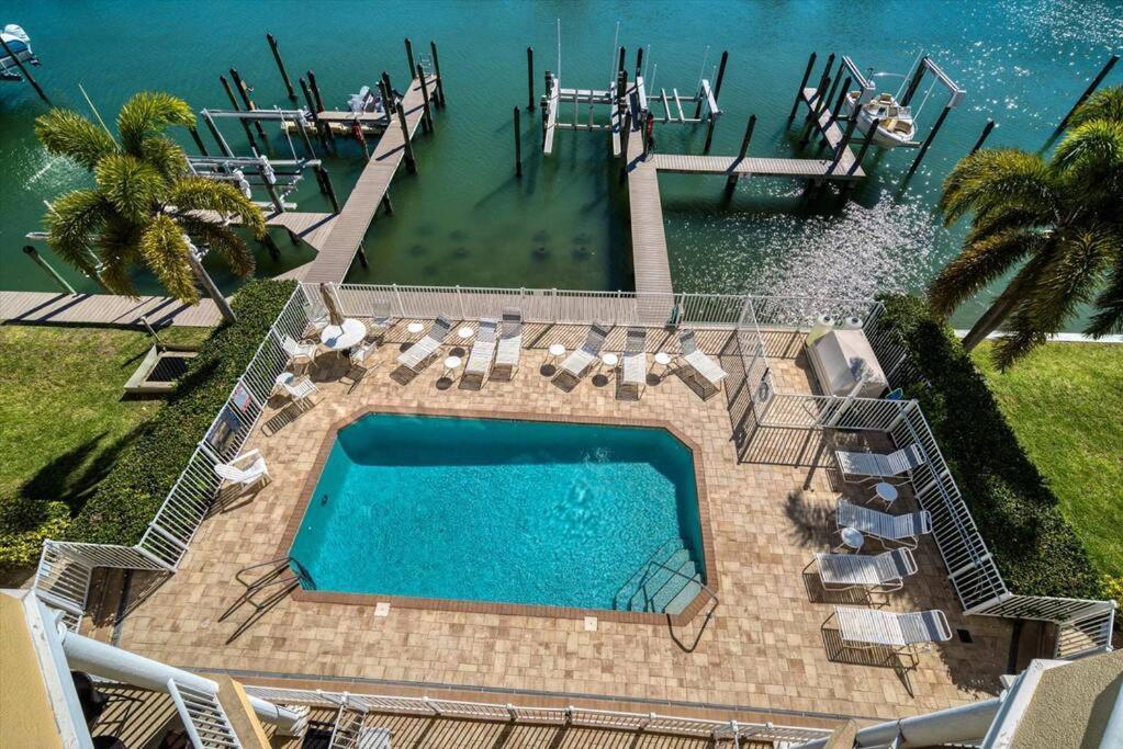 Clearwater Penthouse 5 Min Walk Heated Pool Casa de Férias Clearwater Beach